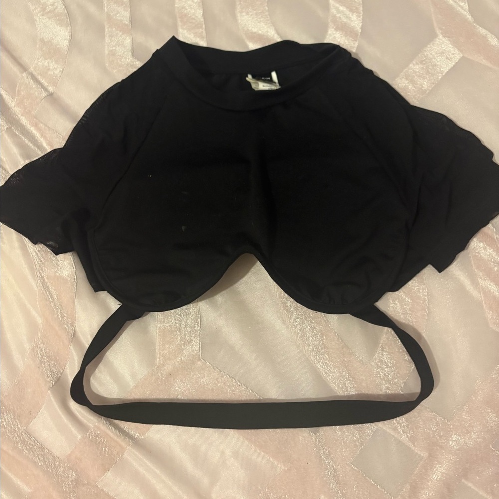SHEIN Black Cutout Underbust Strap Crop Top